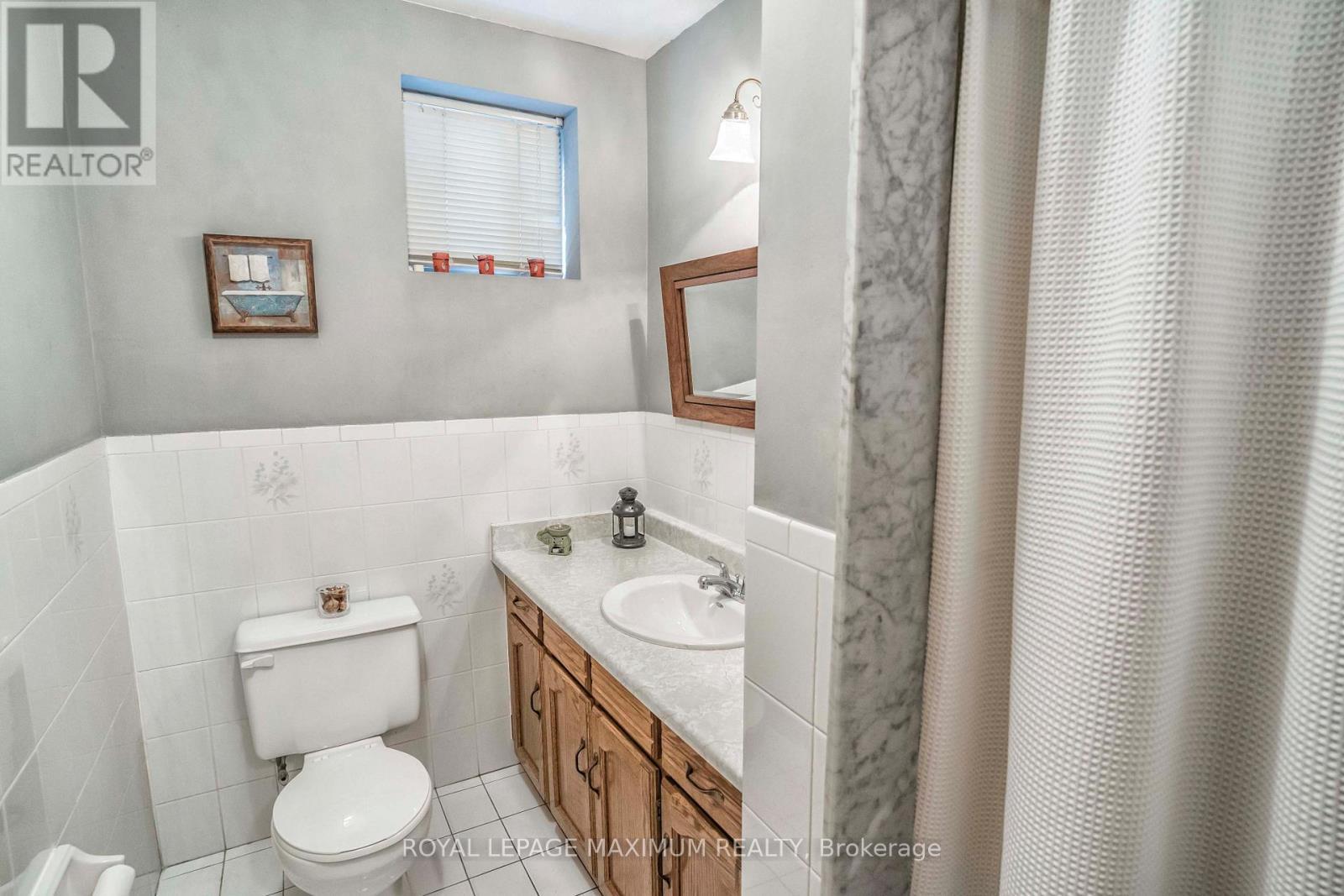 












637 CALEDONIA ROAD

,
Toronto,




Ontario
M6E4V7


