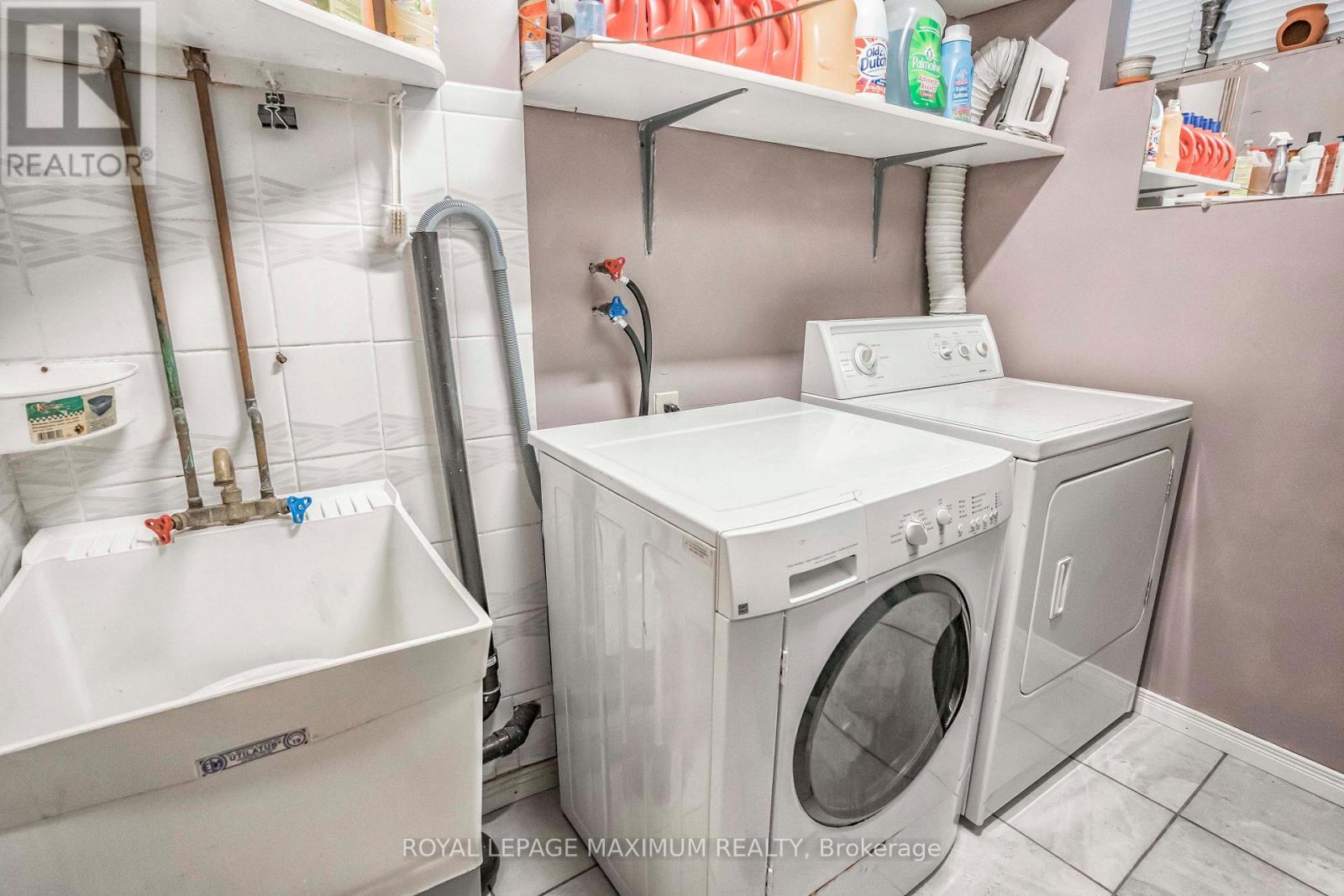 












637 CALEDONIA ROAD

,
Toronto,




Ontario
M6E4V7

