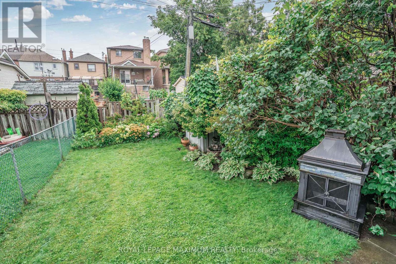 












637 CALEDONIA ROAD

,
Toronto,




Ontario
M6E4V7


