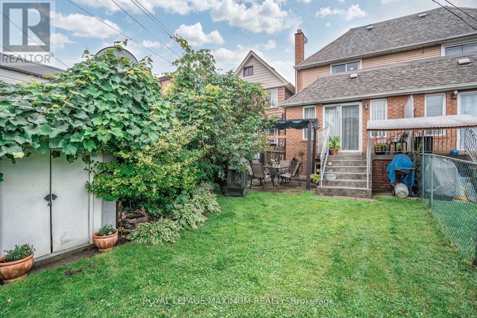 












637 CALEDONIA ROAD

,
Toronto,




Ontario
M6E4V7

