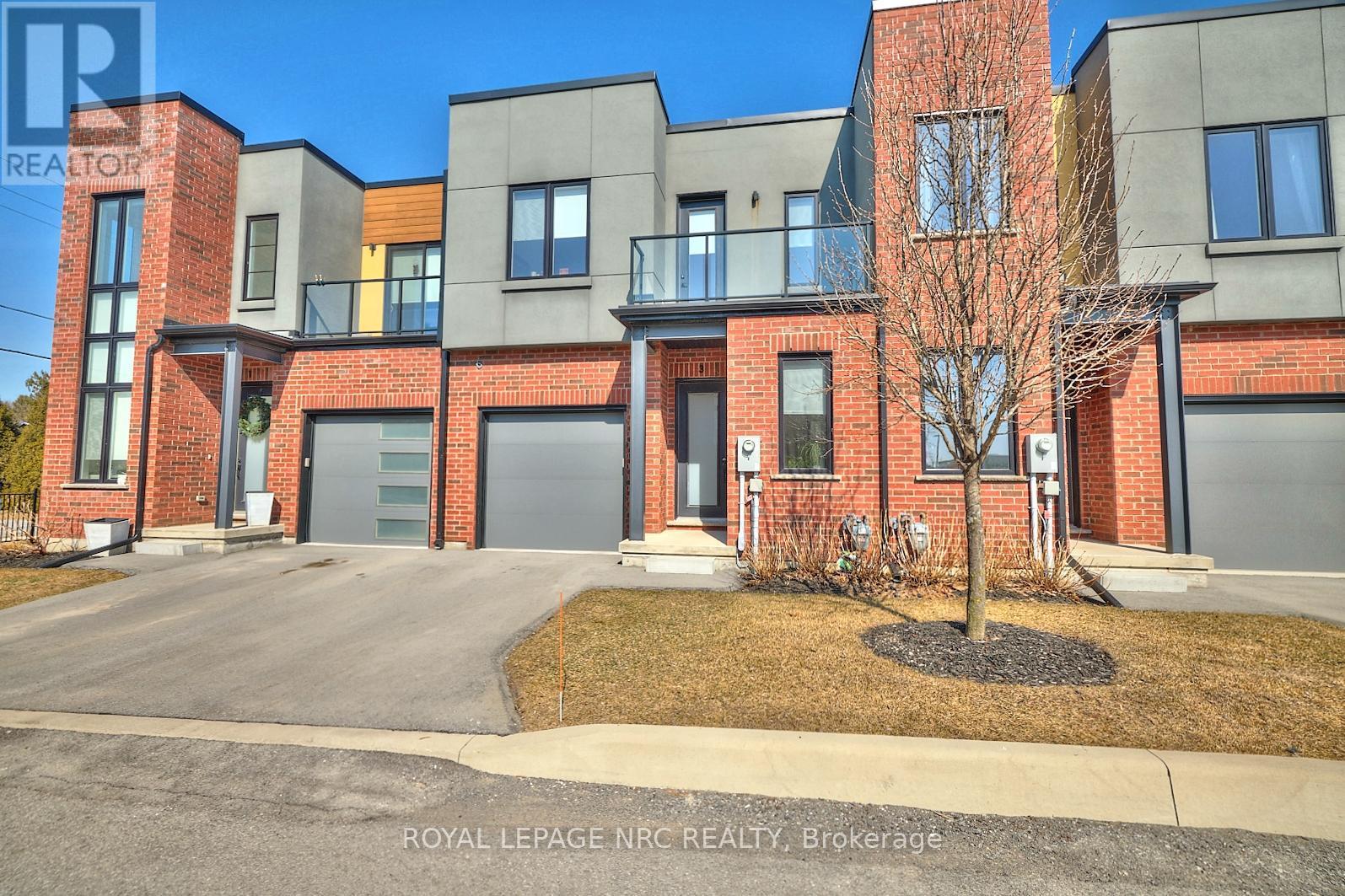 












3 - 1465 STATION STREET

,
Pelham (Fonthill),




Ontario
L0S1E3

