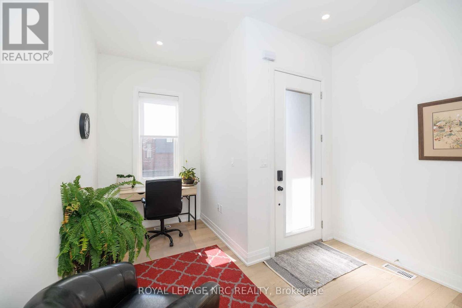 












3 - 1465 STATION STREET

,
Pelham (Fonthill),




Ontario
L0S1E3


