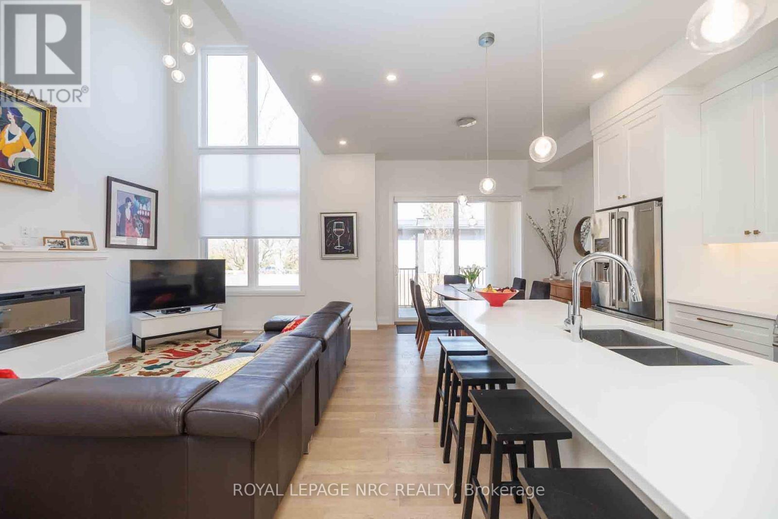 












3 - 1465 STATION STREET

,
Pelham (Fonthill),




Ontario
L0S1E3

