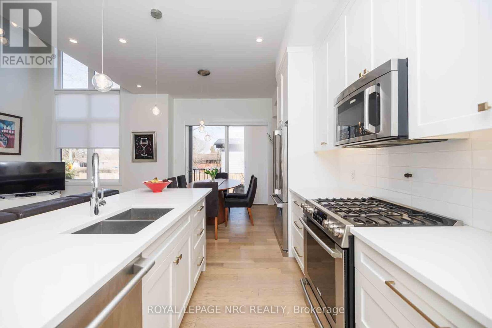 












3 - 1465 STATION STREET

,
Pelham (Fonthill),




Ontario
L0S1E3

