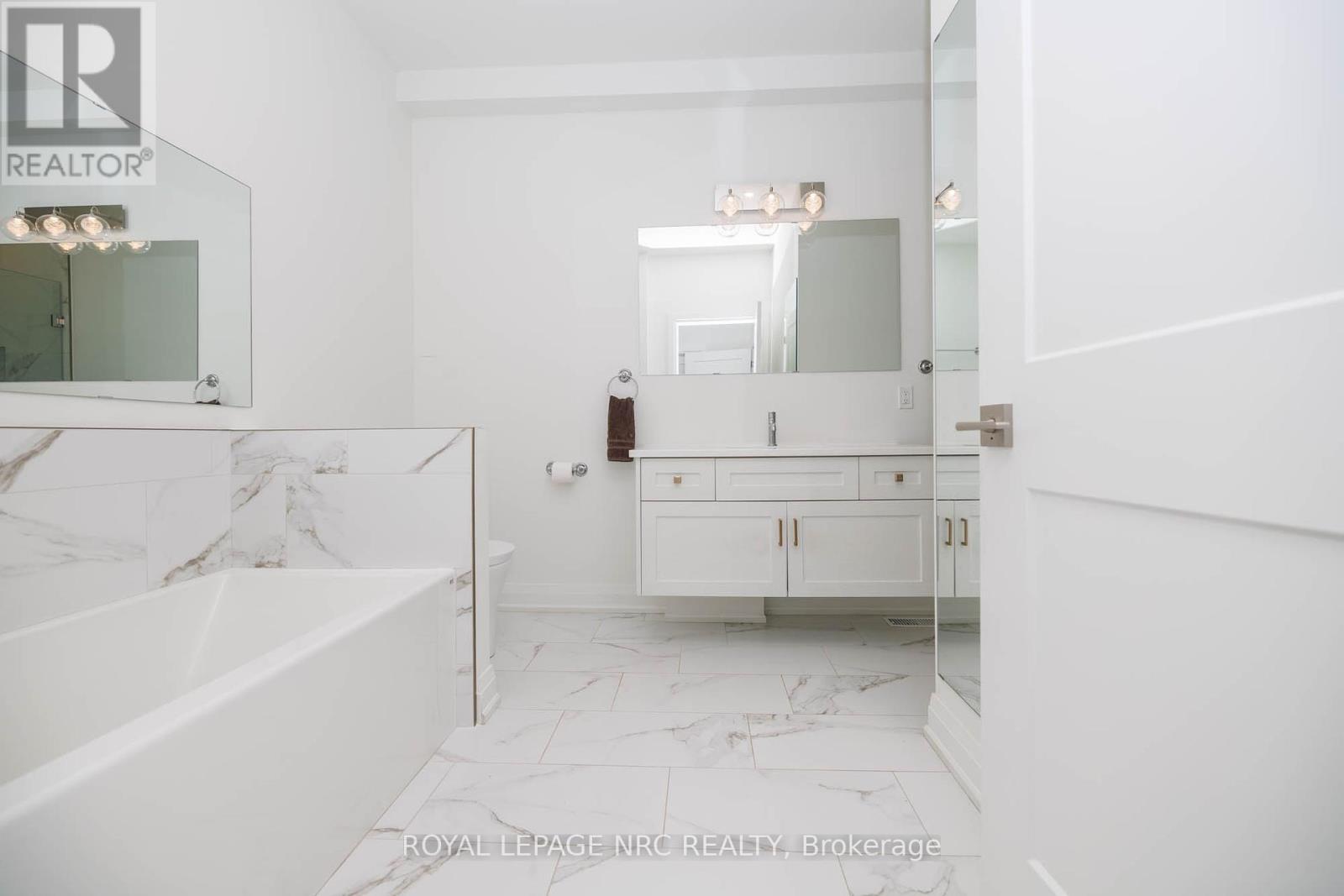 












3 - 1465 STATION STREET

,
Pelham (Fonthill),




Ontario
L0S1E3


