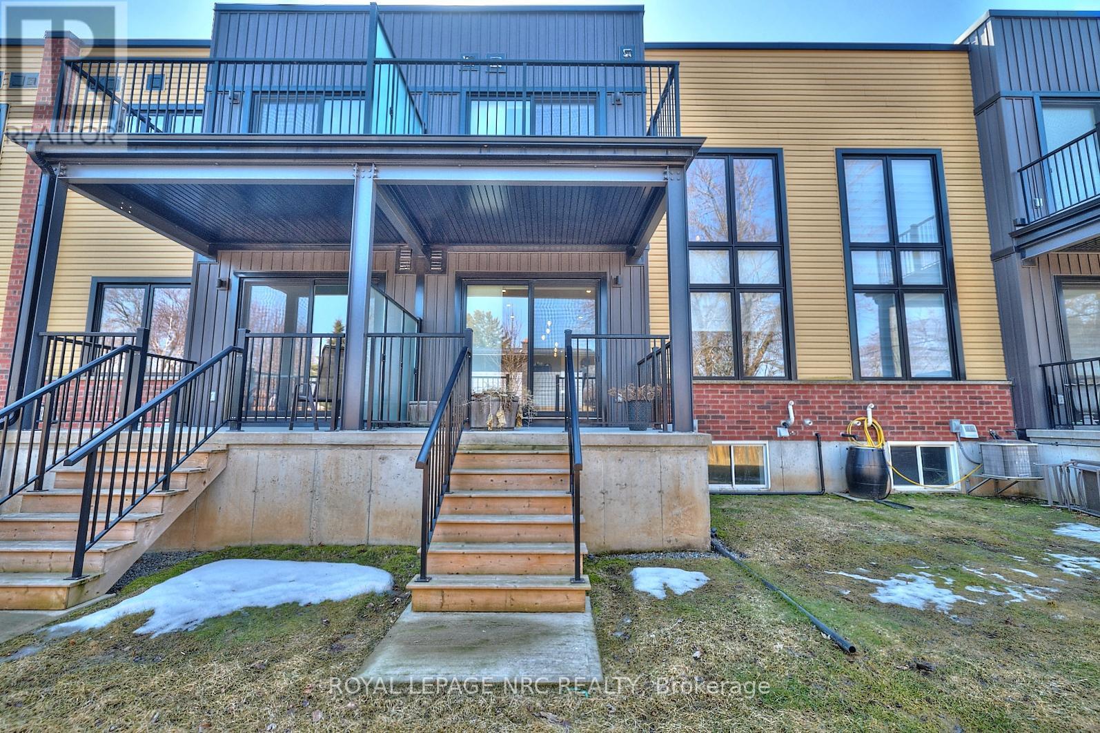












3 - 1465 STATION STREET

,
Pelham (Fonthill),




Ontario
L0S1E3

