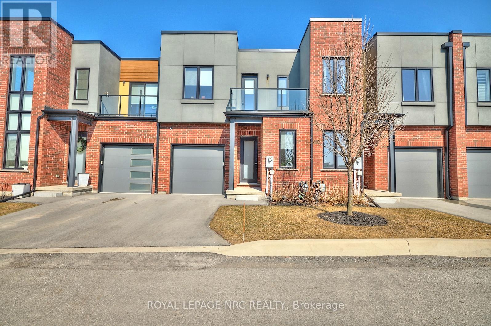 












3 - 1465 STATION STREET

,
Pelham (Fonthill),




Ontario
L0S1E3

