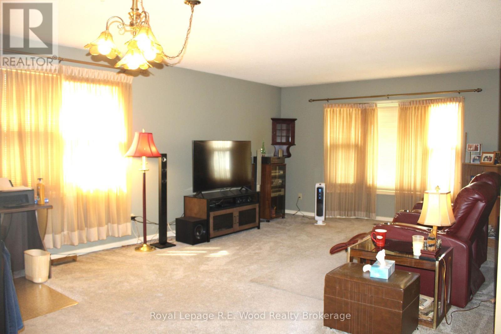












58 HAWKINS CRESCENT

,
Tillsonburg,




Ontario
N4G5K7

