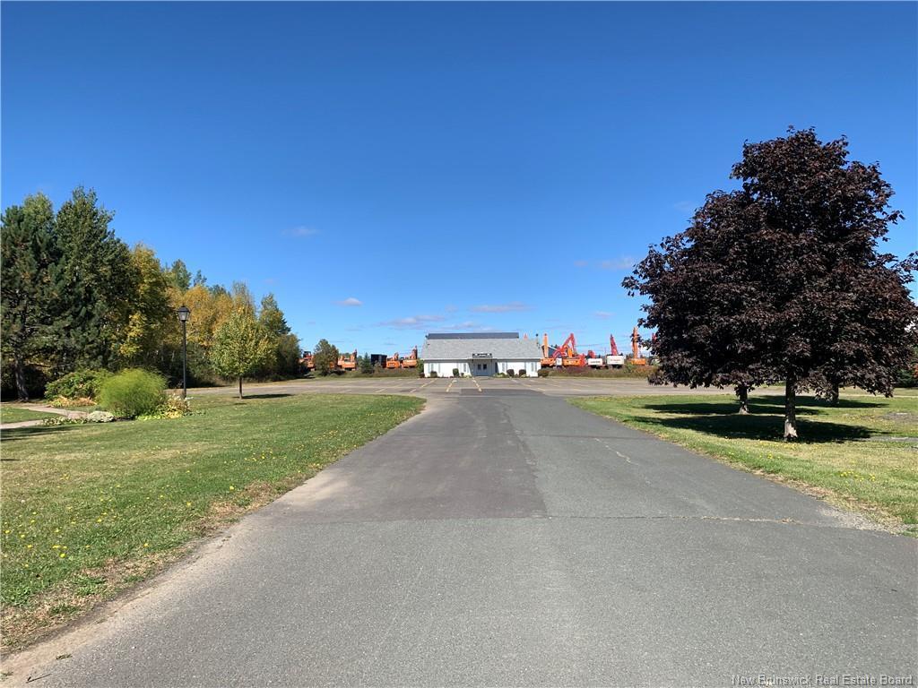 









517


Ave des Pionniers

,
Balmoral,




NB
E8E 1B3

