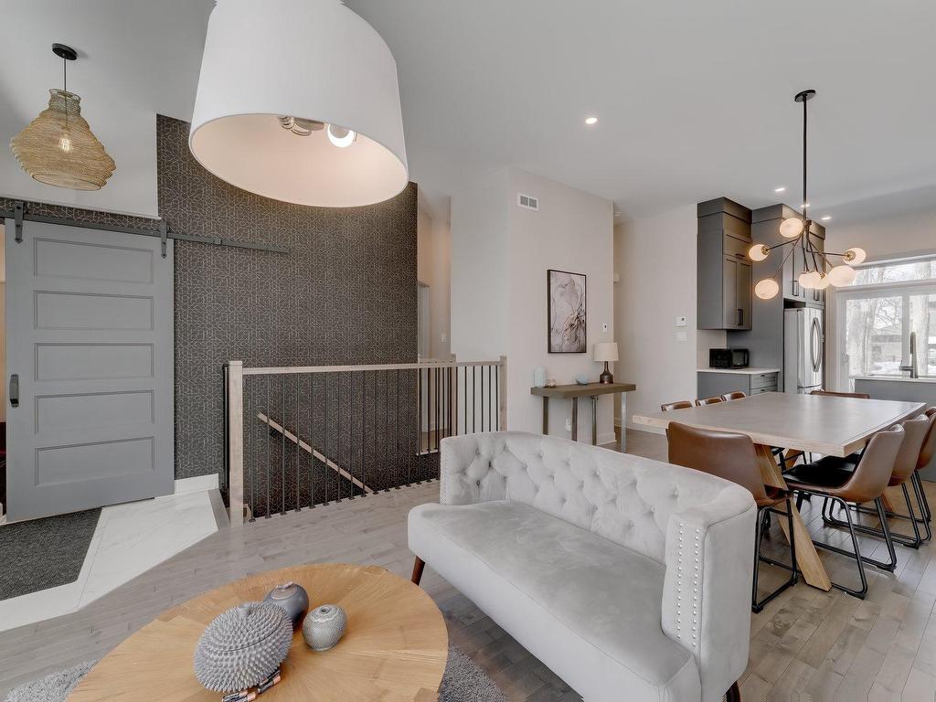 









519


17e Avenue E.

,
Venise-en-Québec,




QC
J0J2K0

