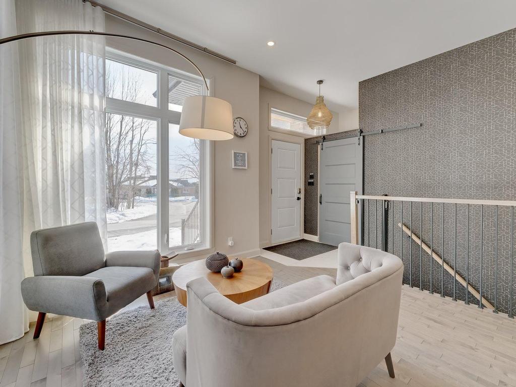 









519


17e Avenue E.

,
Venise-en-Québec,




QC
J0J2K0

