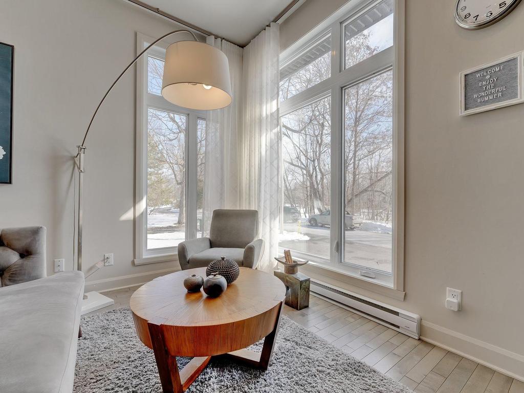 









519


17e Avenue E.

,
Venise-en-Québec,




QC
J0J2K0

