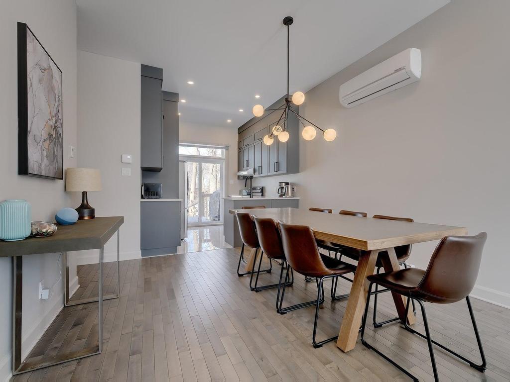 









519


17e Avenue E.

,
Venise-en-Québec,




QC
J0J2K0

