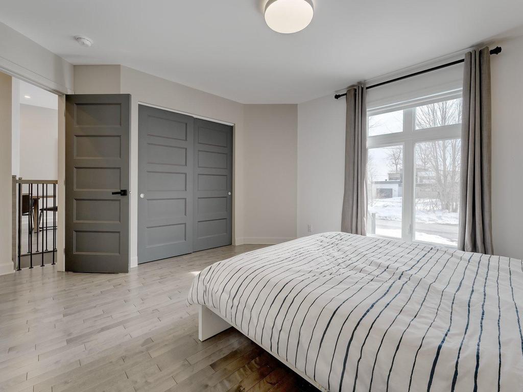 









519


17e Avenue E.

,
Venise-en-Québec,




QC
J0J2K0


