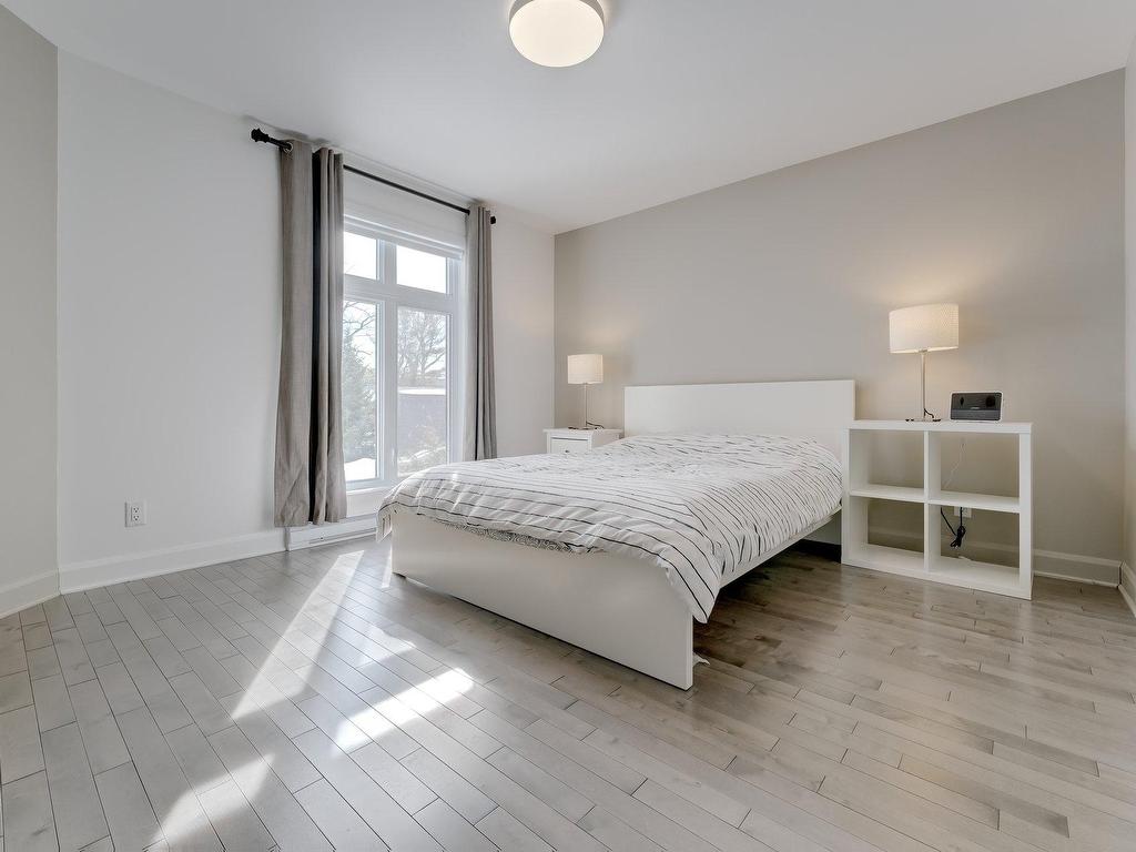









519


17e Avenue E.

,
Venise-en-Québec,




QC
J0J2K0

