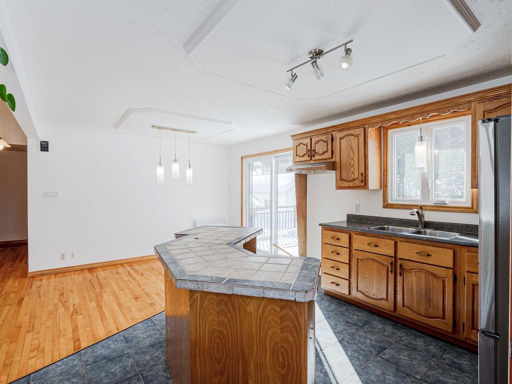 









49


Rue Principale E.

,
Notre-Dame-des-Bois,




QC
J0B2E0

