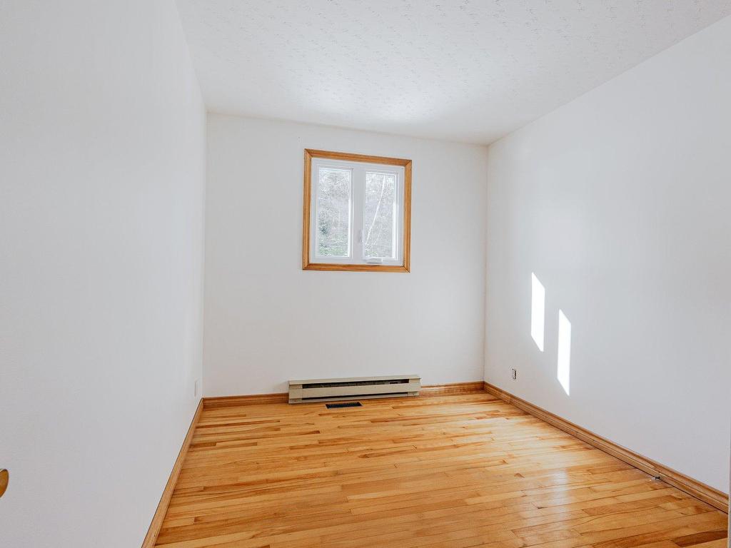 









49


Rue Principale E.

,
Notre-Dame-des-Bois,




QC
J0B2E0

