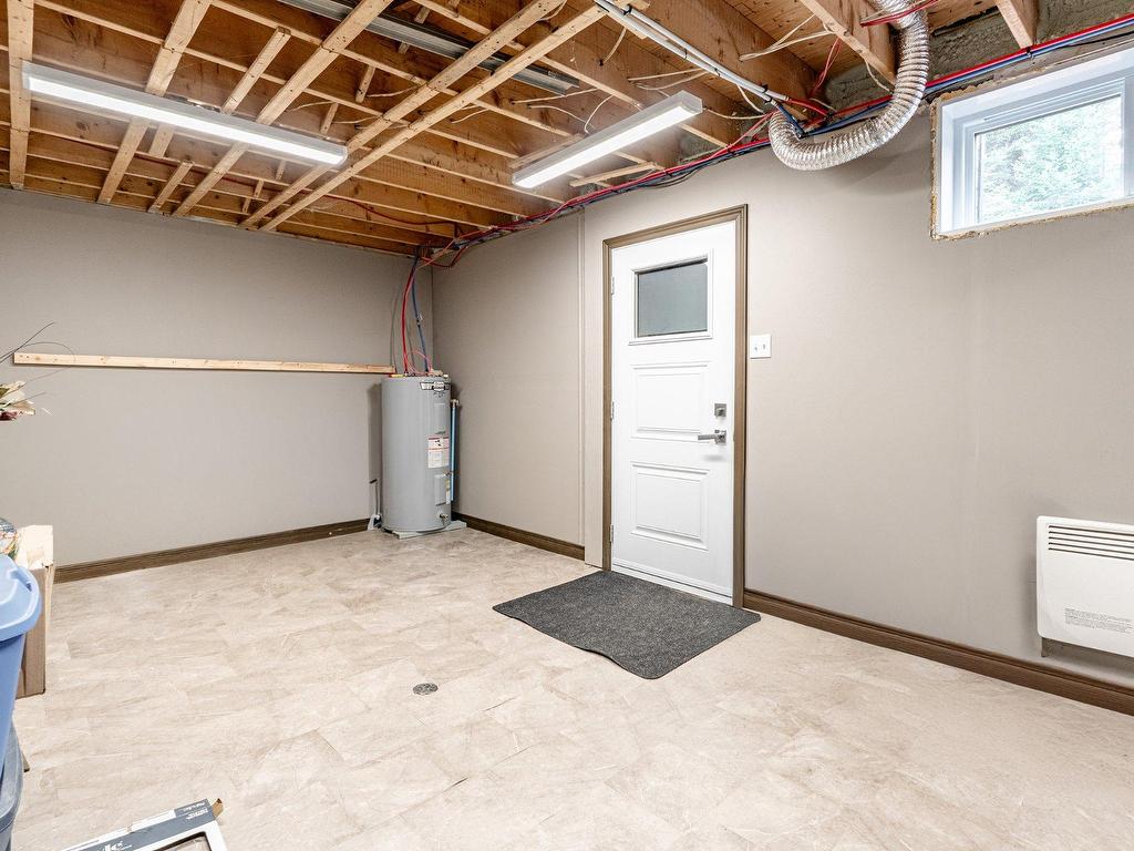 









49


Rue Principale E.

,
Notre-Dame-des-Bois,




QC
J0B2E0

