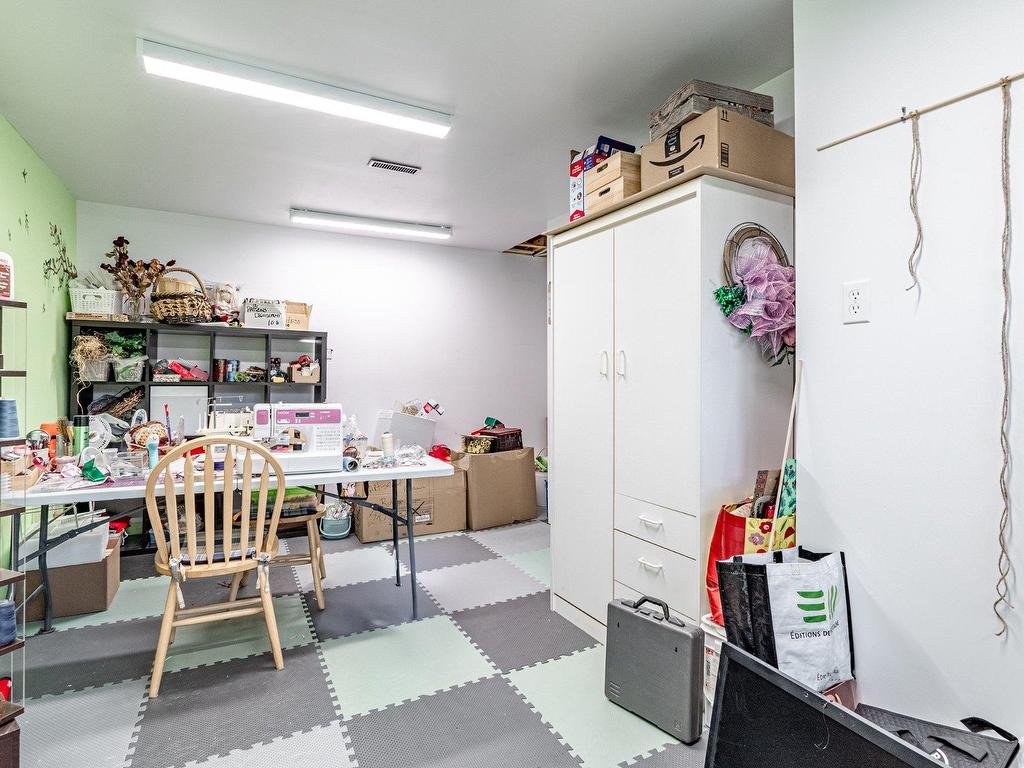 









49


Rue Principale E.

,
Notre-Dame-des-Bois,




QC
J0B2E0

