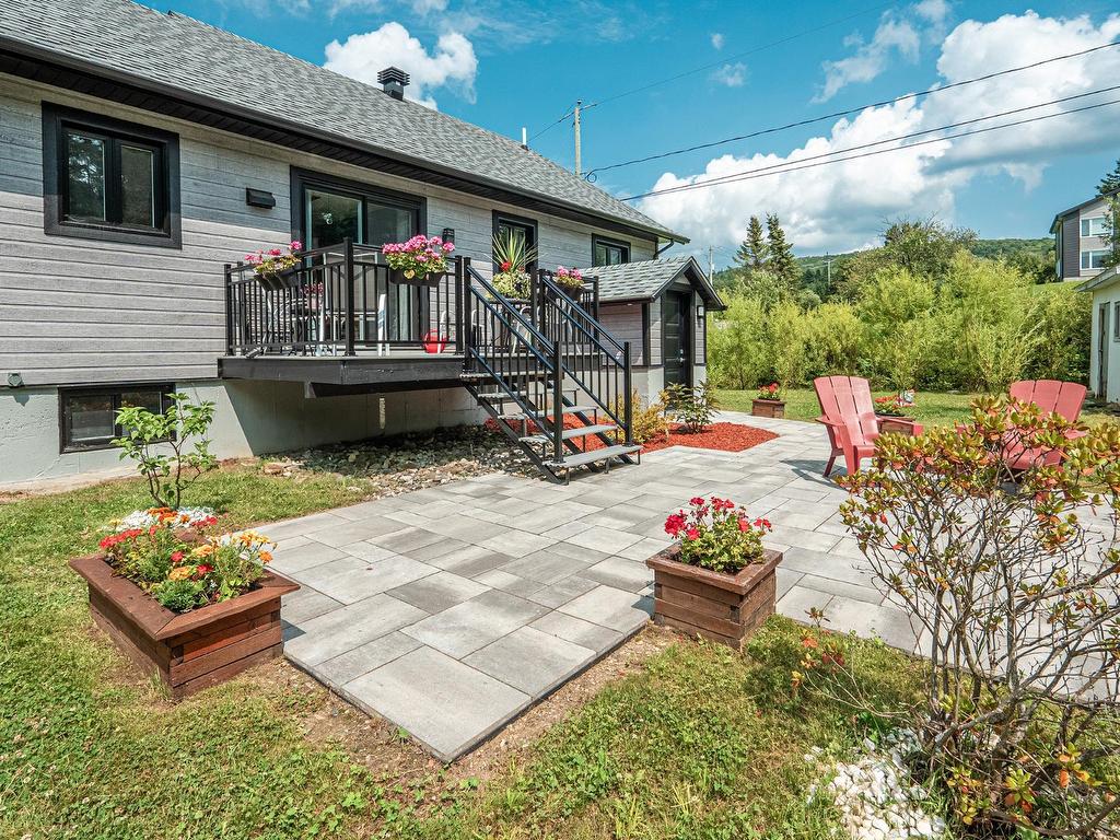 









49


Rue Principale E.

,
Notre-Dame-des-Bois,




QC
J0B2E0

