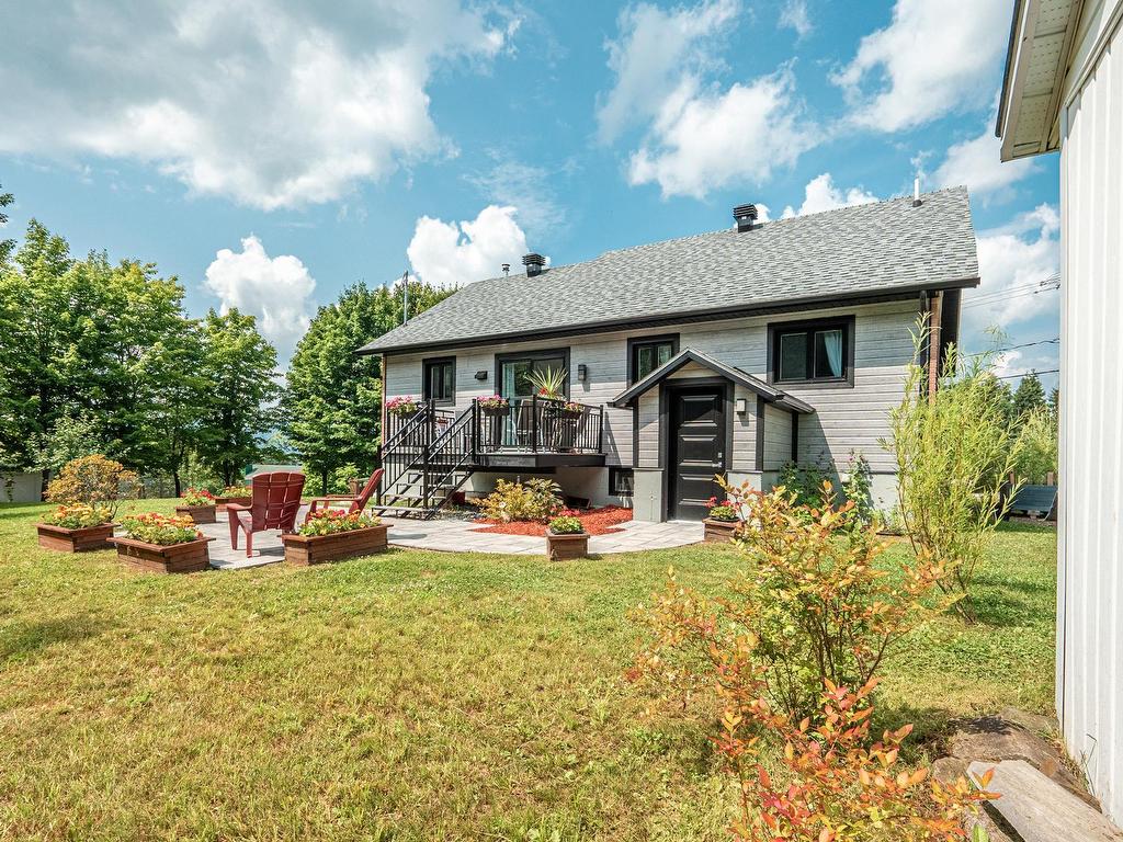 









49


Rue Principale E.

,
Notre-Dame-des-Bois,




QC
J0B2E0

