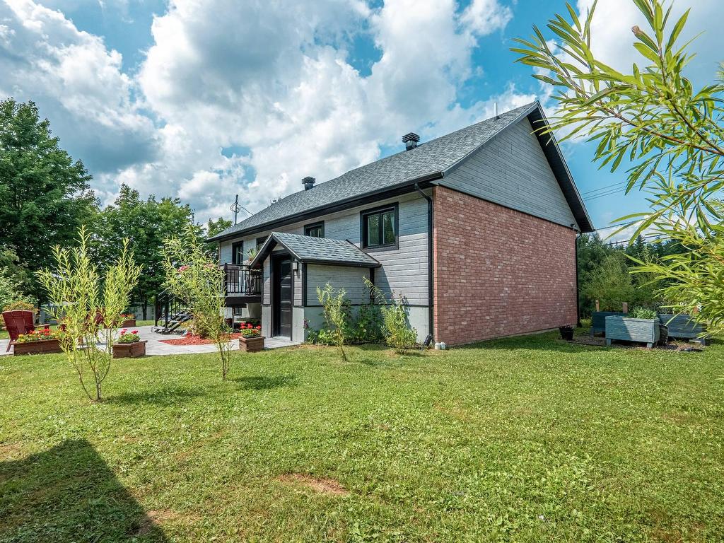 









49


Rue Principale E.

,
Notre-Dame-des-Bois,




QC
J0B2E0

