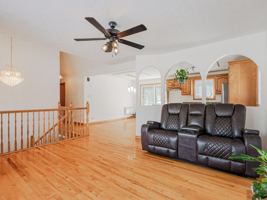 









49


Rue Principale E.

,
Notre-Dame-des-Bois,




QC
J0B2E0

