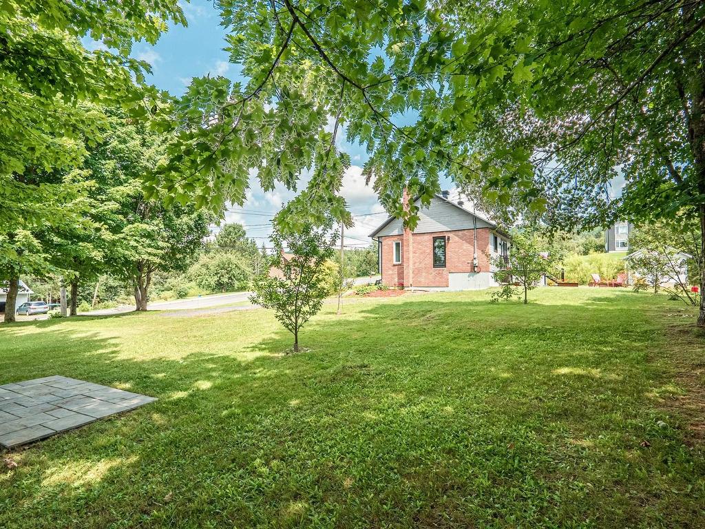 









49


Rue Principale E.

,
Notre-Dame-des-Bois,




QC
J0B2E0

