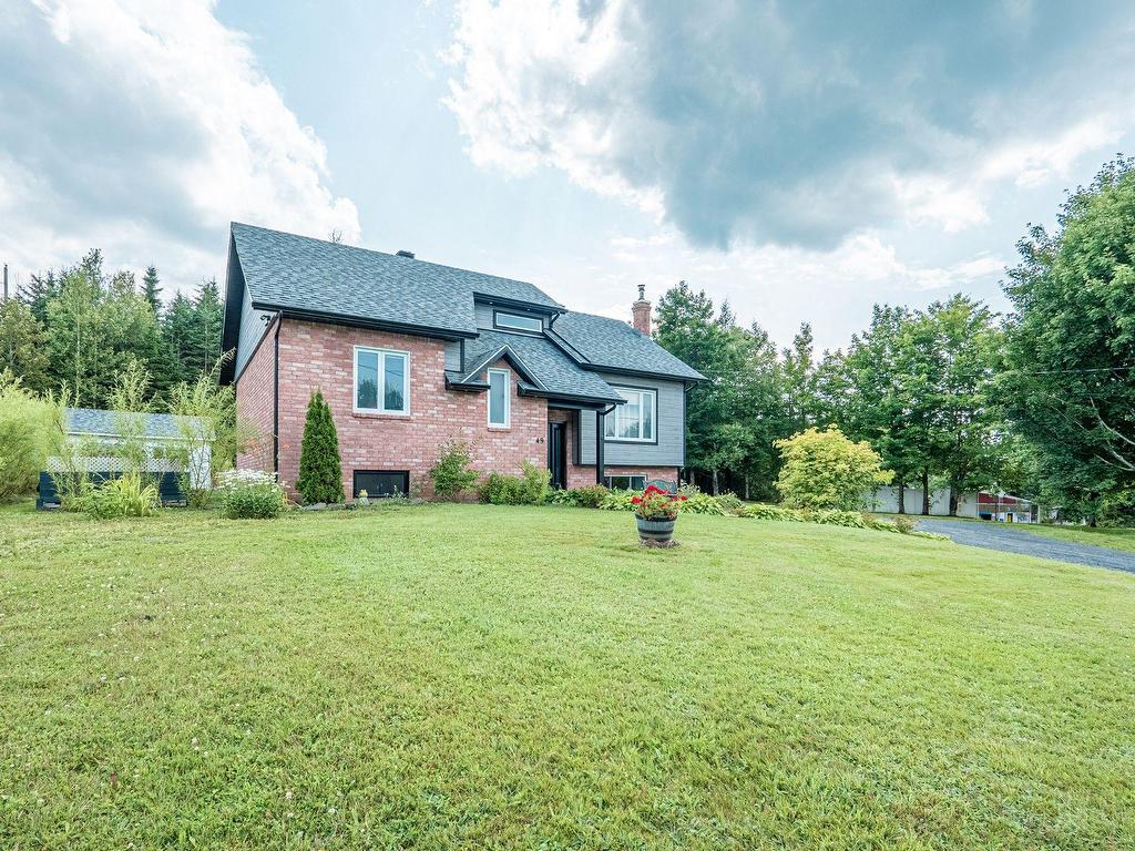









49


Rue Principale E.

,
Notre-Dame-des-Bois,




QC
J0B2E0

