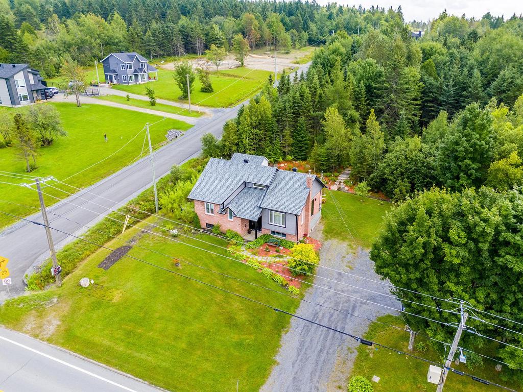 









49


Rue Principale E.

,
Notre-Dame-des-Bois,




QC
J0B2E0

