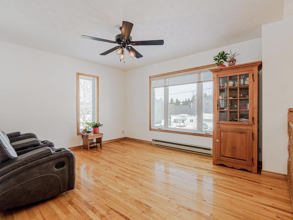 









49


Rue Principale E.

,
Notre-Dame-des-Bois,




QC
J0B2E0


