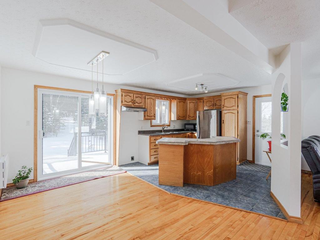 









49


Rue Principale E.

,
Notre-Dame-des-Bois,




QC
J0B2E0


