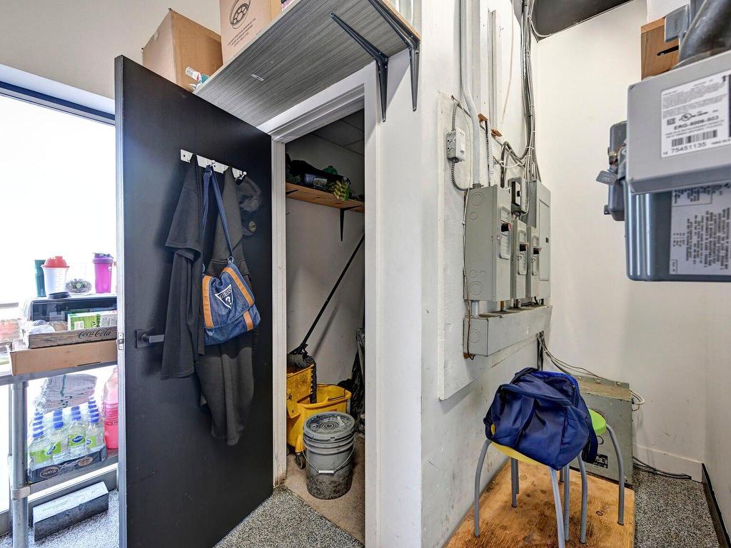 









550


Boul. Curé-Labelle

,
Laval (Sainte-Rose),




QC
H7L4V6

