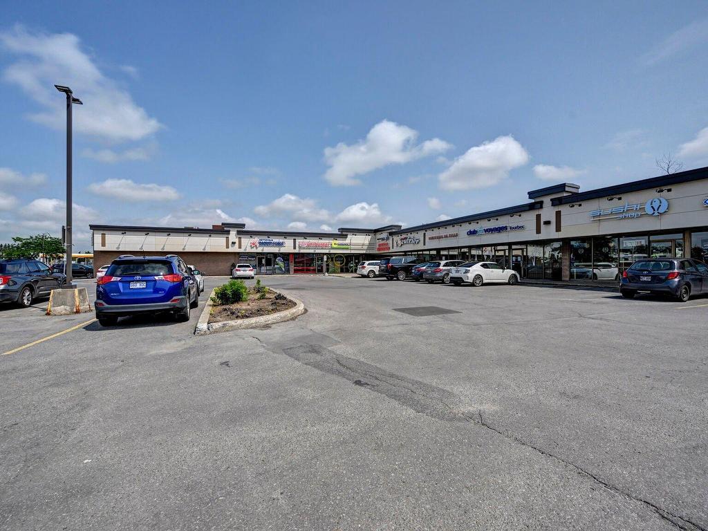 









550


Boul. Curé-Labelle

,
Laval (Sainte-Rose),




QC
H7L4V6

