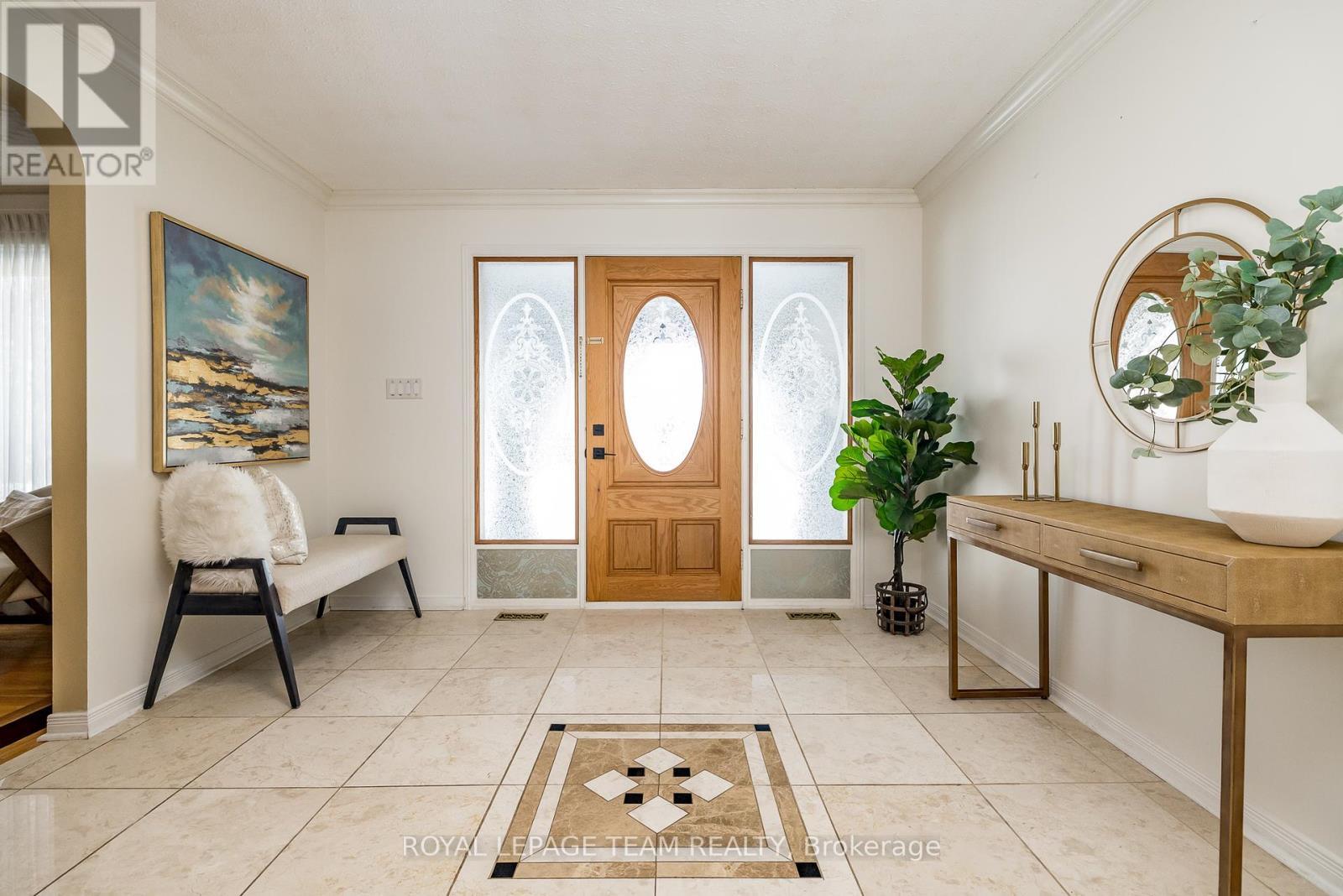 












304 MOUNTBATTEN AVENUE

,
Ottawa,




Ontario
K1H5W3


