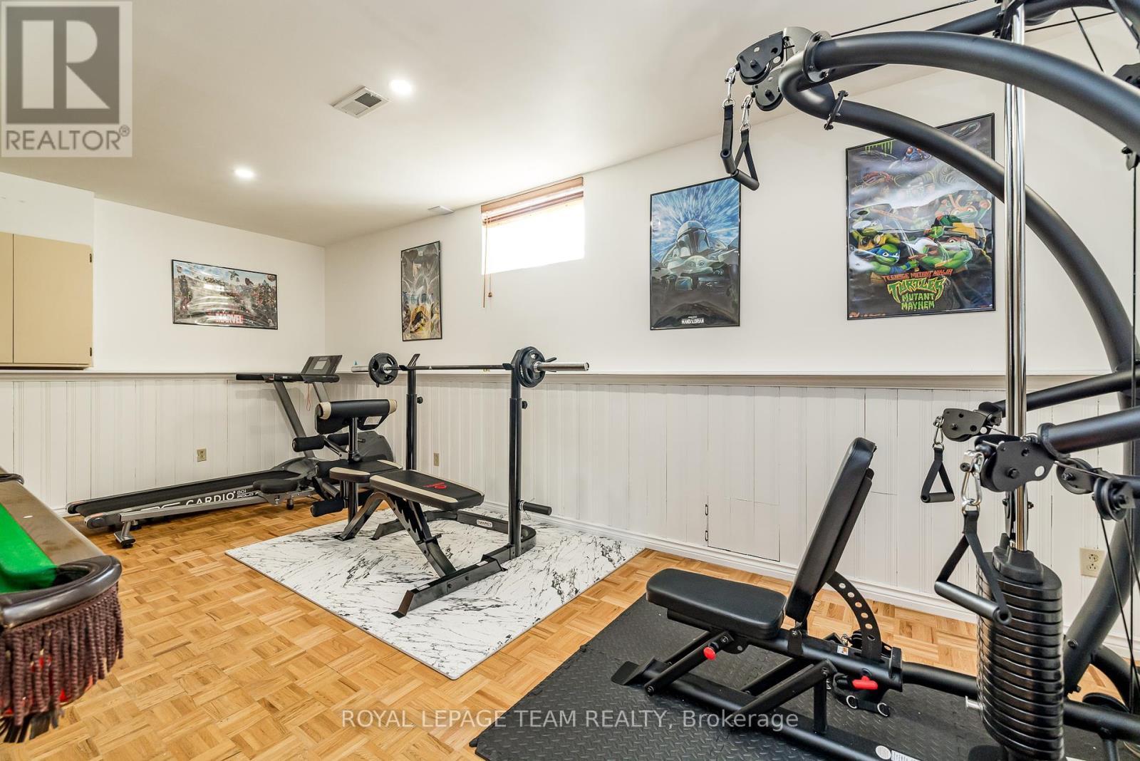 












304 MOUNTBATTEN AVENUE

,
Ottawa,




Ontario
K1H5W3

