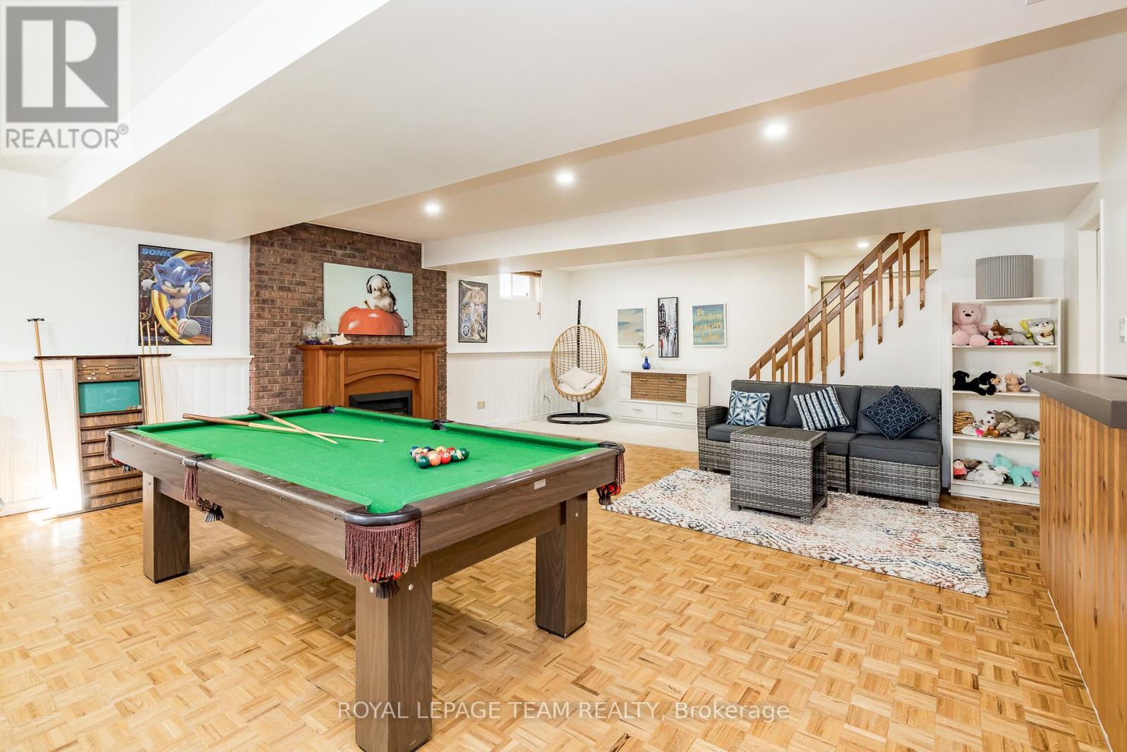 












304 MOUNTBATTEN AVENUE

,
Ottawa,




Ontario
K1H5W3


