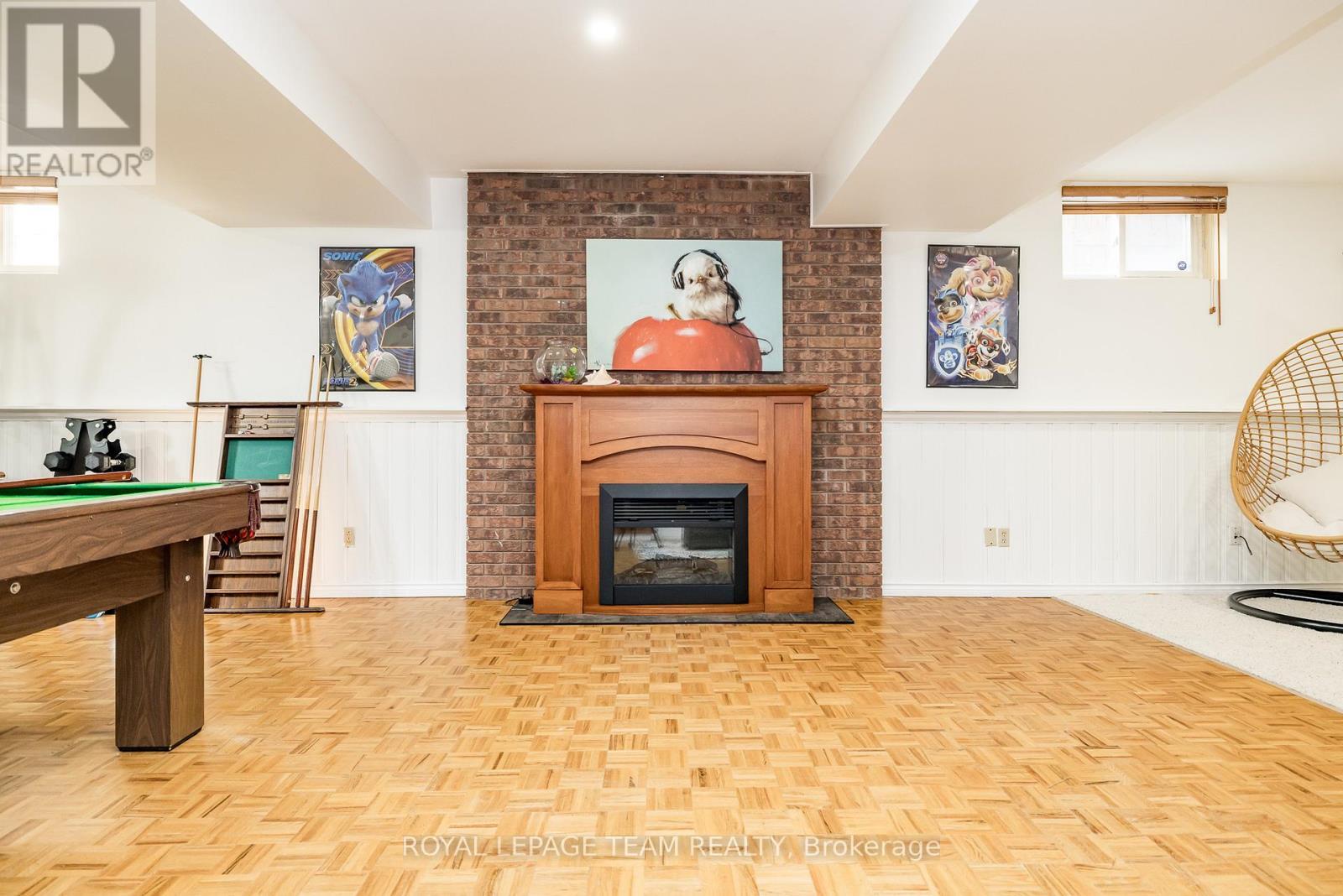 












304 MOUNTBATTEN AVENUE

,
Ottawa,




Ontario
K1H5W3


