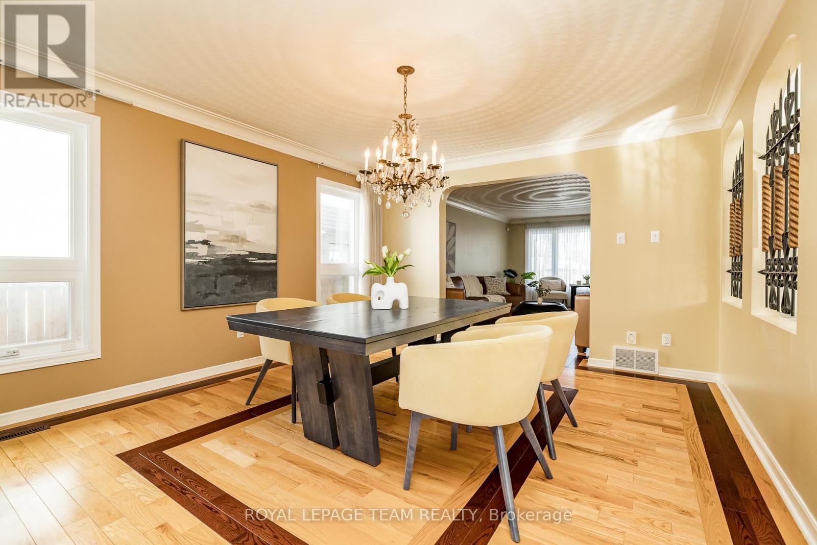 












304 MOUNTBATTEN AVENUE

,
Ottawa,




Ontario
K1H5W3

