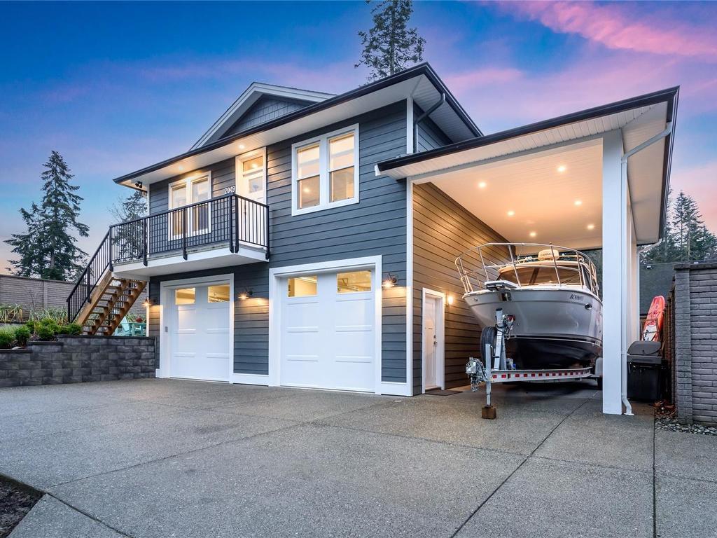 









8968


Henderson

Ave,
Black Creek,




BC
V9J 1A4

