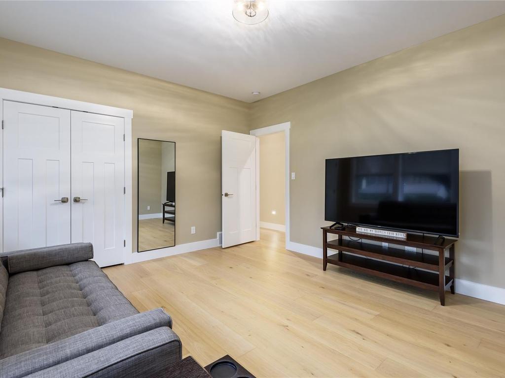 









8968


Henderson

Ave,
Black Creek,




BC
V9J 1A4

