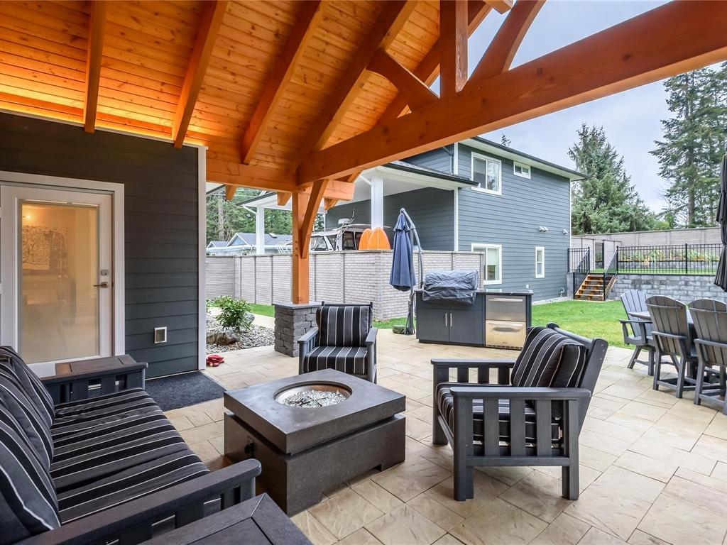 









8968


Henderson

Ave,
Black Creek,




BC
V9J 1A4

