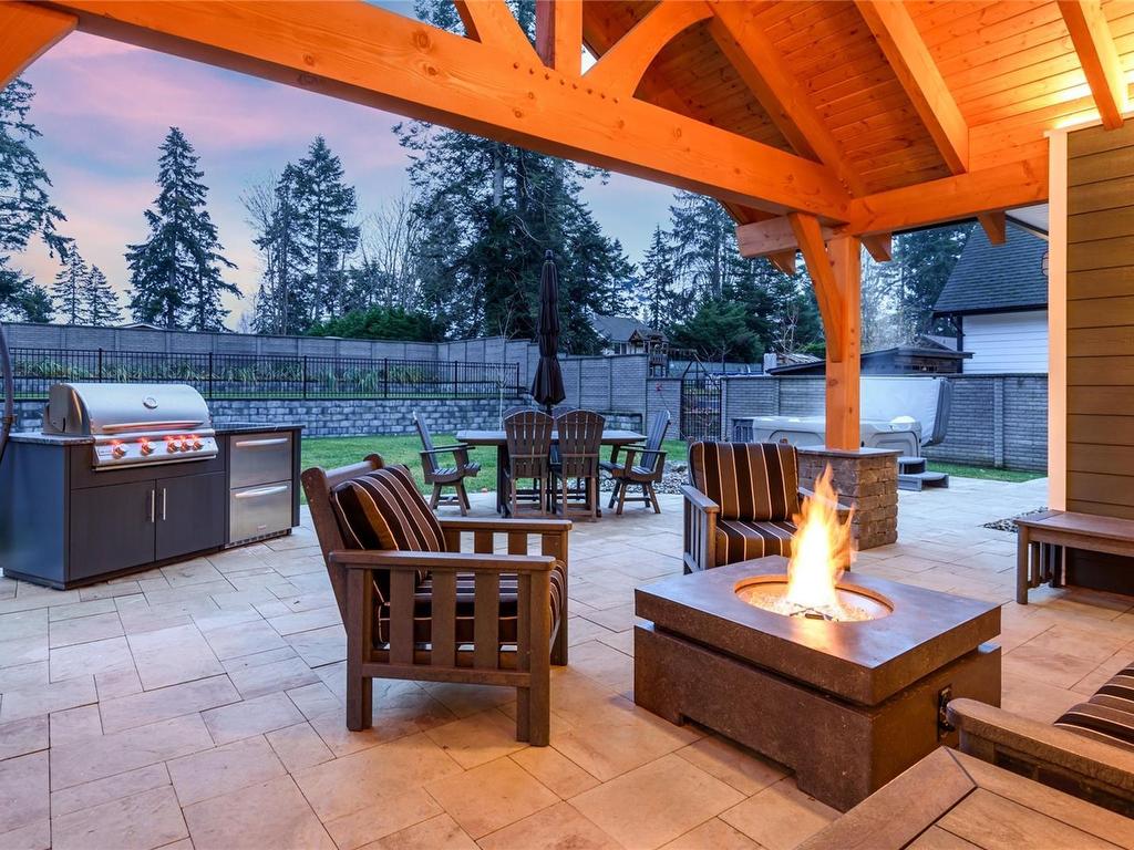 









8968


Henderson

Ave,
Black Creek,




BC
V9J 1A4

