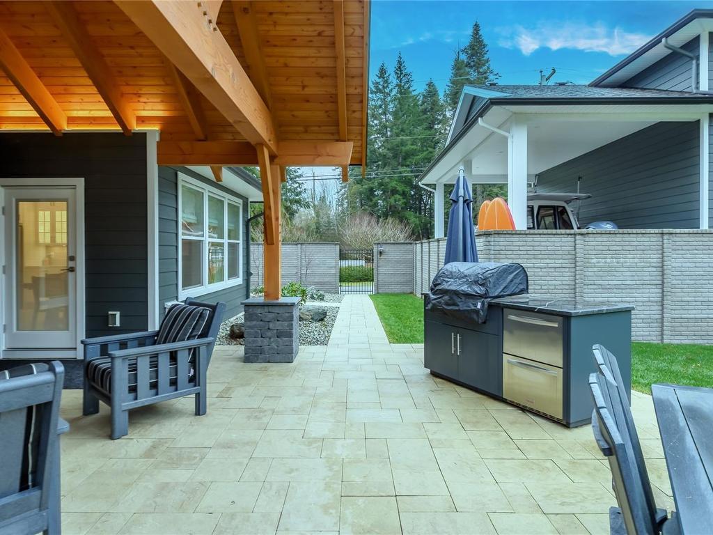 









8968


Henderson

Ave,
Black Creek,




BC
V9J 1A4

