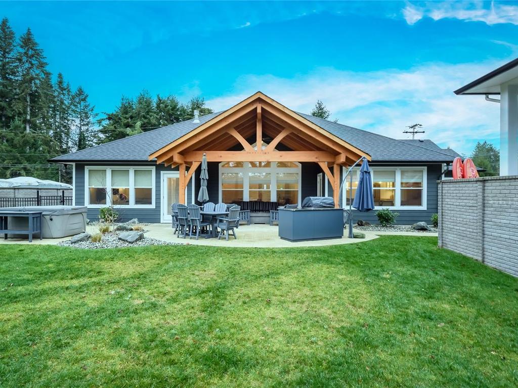 









8968


Henderson

Ave,
Black Creek,




BC
V9J 1A4

