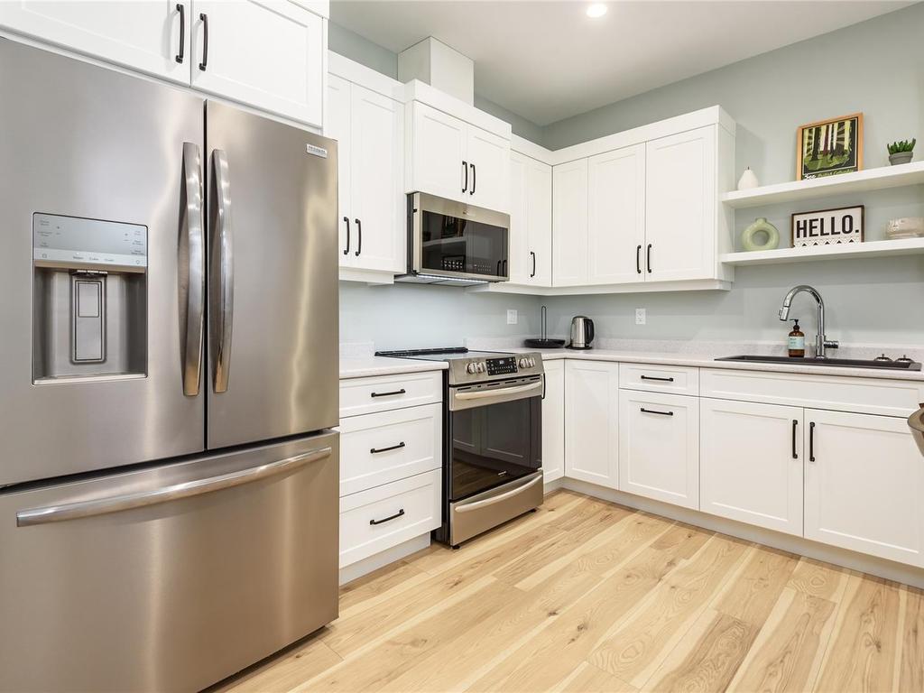 









8968


Henderson

Ave,
Black Creek,




BC
V9J 1A4

