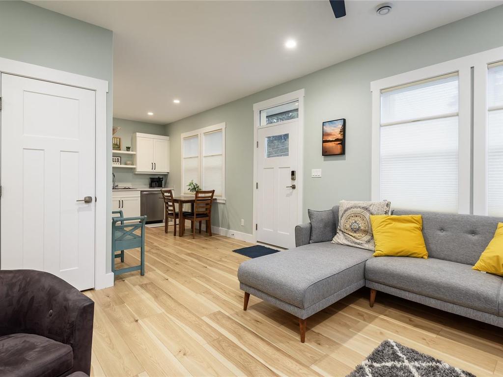 









8968


Henderson

Ave,
Black Creek,




BC
V9J 1A4

