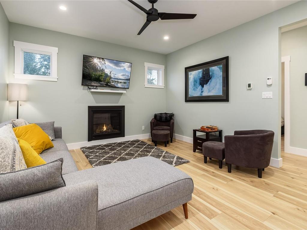 









8968


Henderson

Ave,
Black Creek,




BC
V9J 1A4


