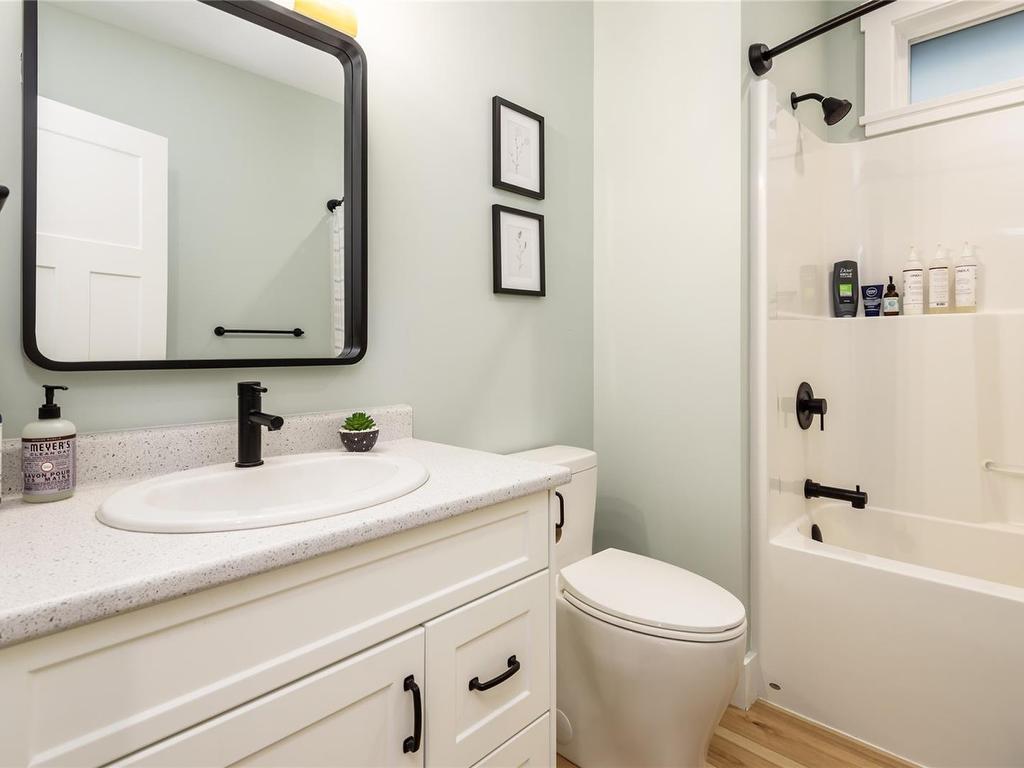 









8968


Henderson

Ave,
Black Creek,




BC
V9J 1A4

