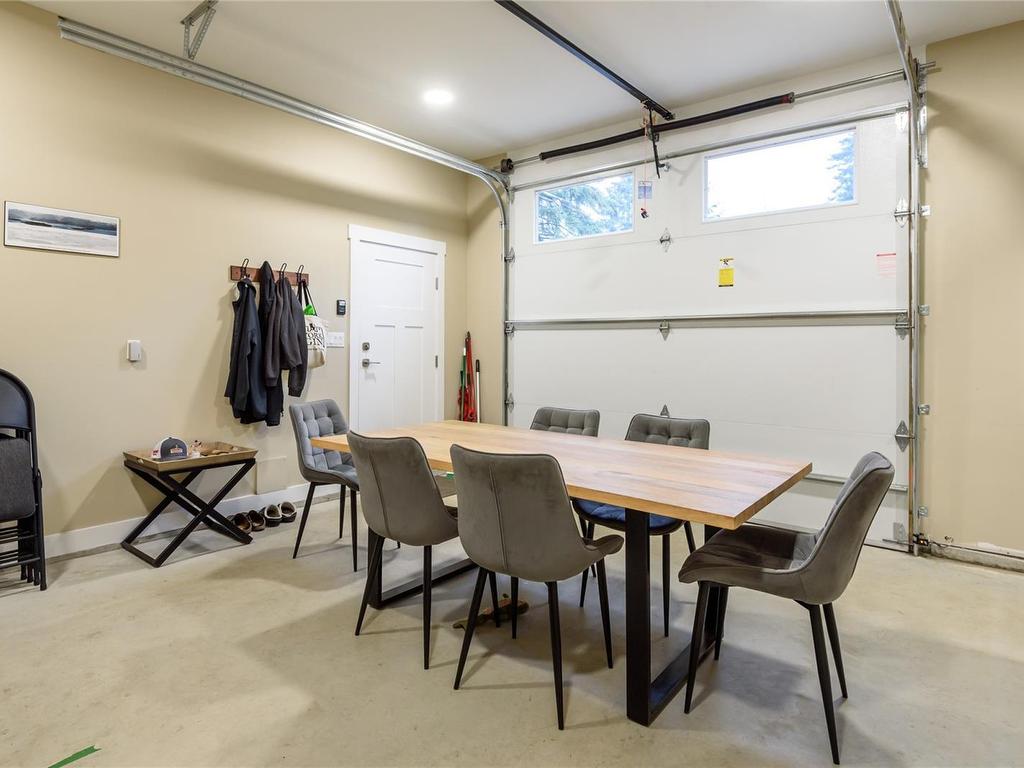 









8968


Henderson

Ave,
Black Creek,




BC
V9J 1A4

